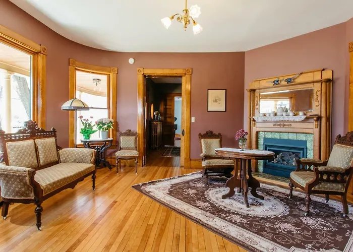 Reynolds House Inn